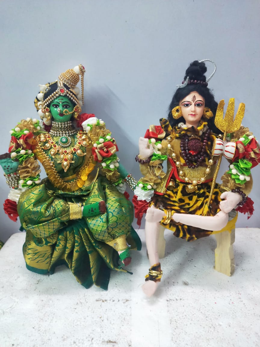 Handmade Dolls- Lord Shiva and Parvathi Devi - Season Bazaar