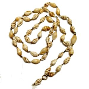 Aadhyathmik Swethambara Shankhu Vendi Mala Lakshmi Kataksh Sankh Velli Malai Laxmi Sankhuvu Chandi Mala - S911898S